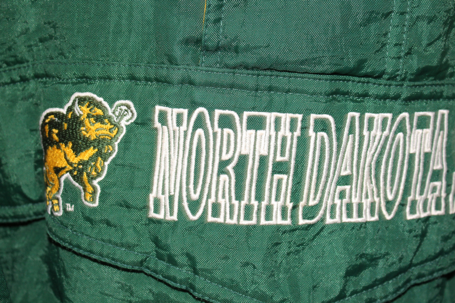 North Dakota State University Bison Starter Pullover (XL)
