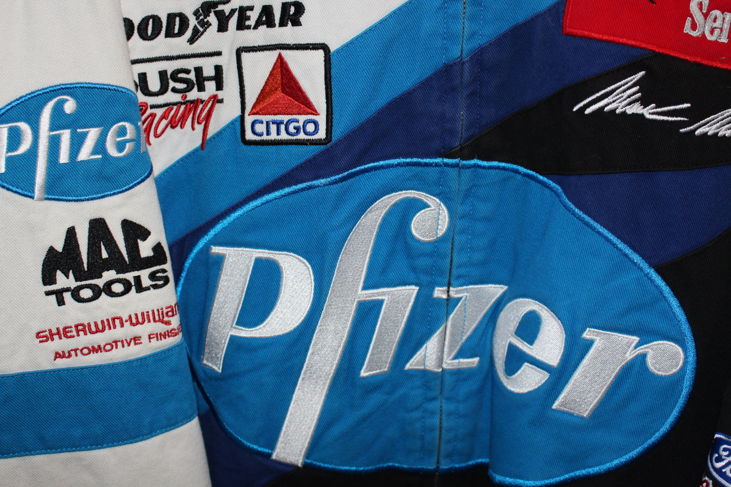 Rare Pfizer Racing NASCAR Mark Martin #6 (XL)