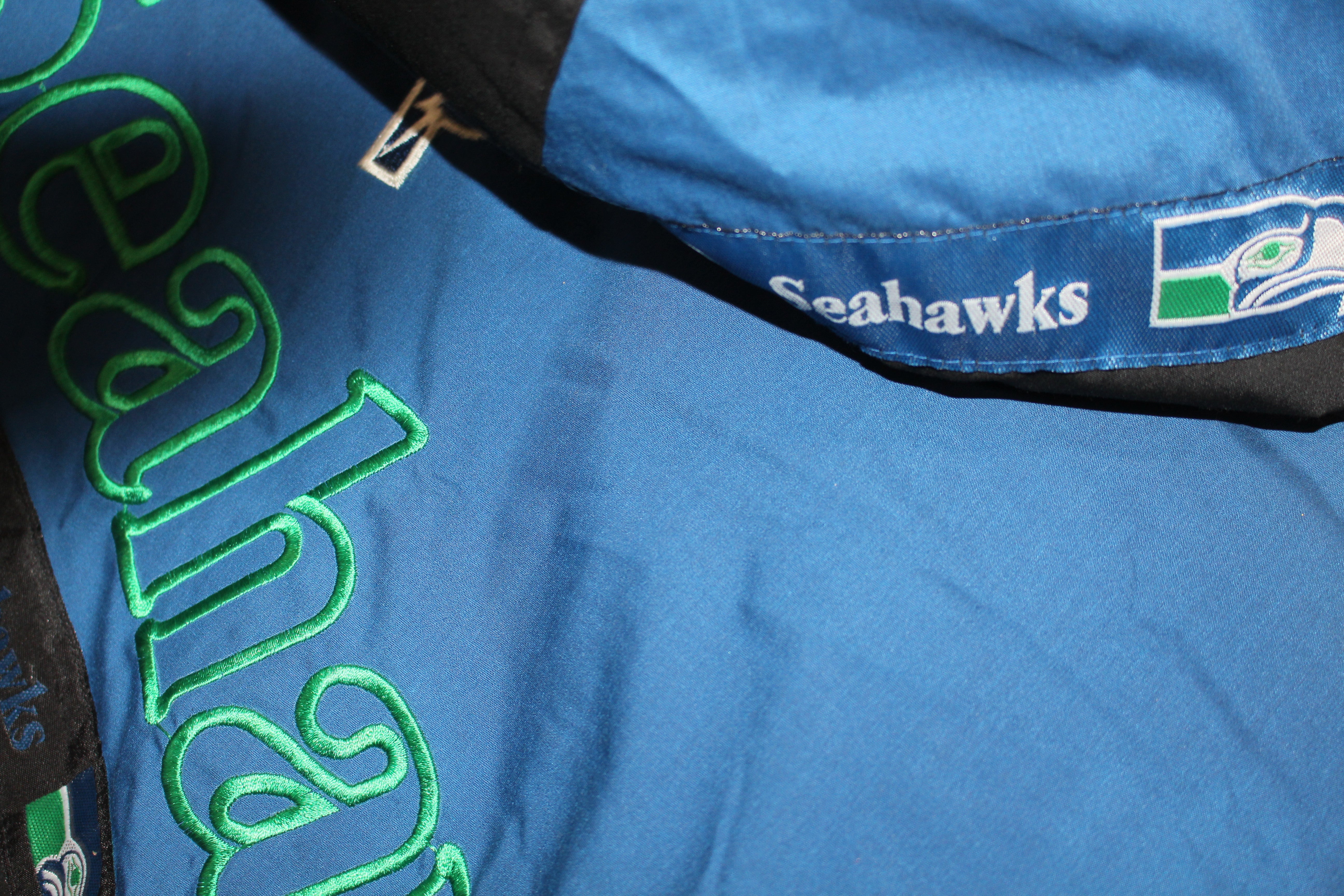 Seattle Seahawks Pro Player (L) – Retro Windbreakers