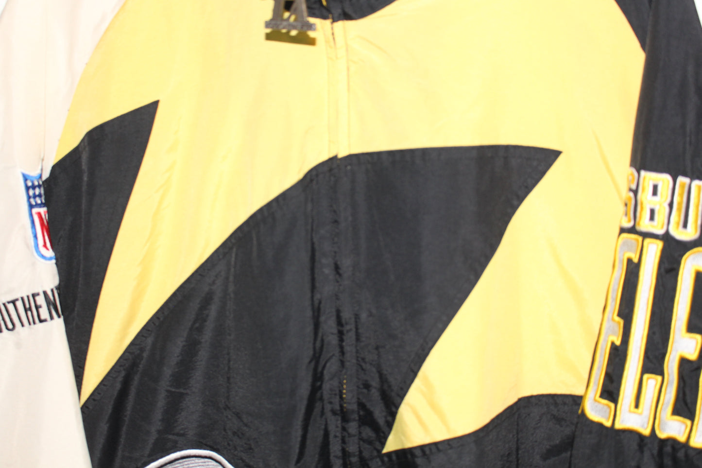 Rare Pittsburgh Steelers Logo Athletic Sharktooth (M)