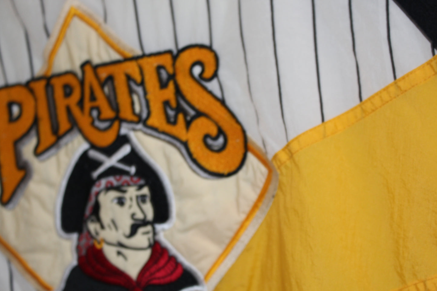 Rare Pittsburgh Pirates Apex One (XL)