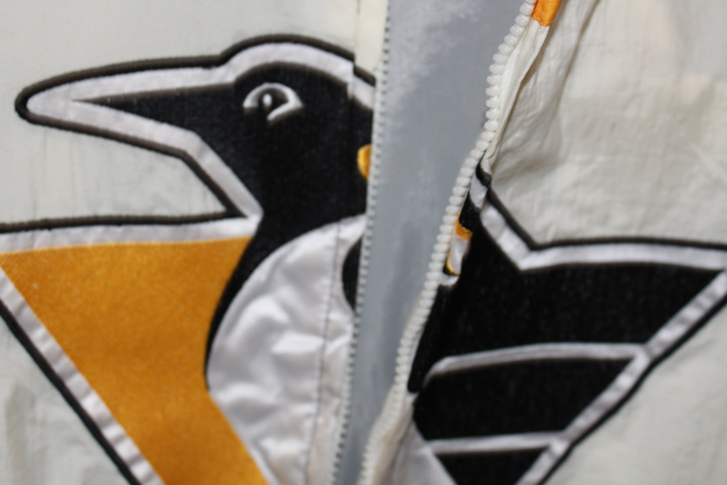 Rare Pittsburgh Penguins Logo 7 (M)