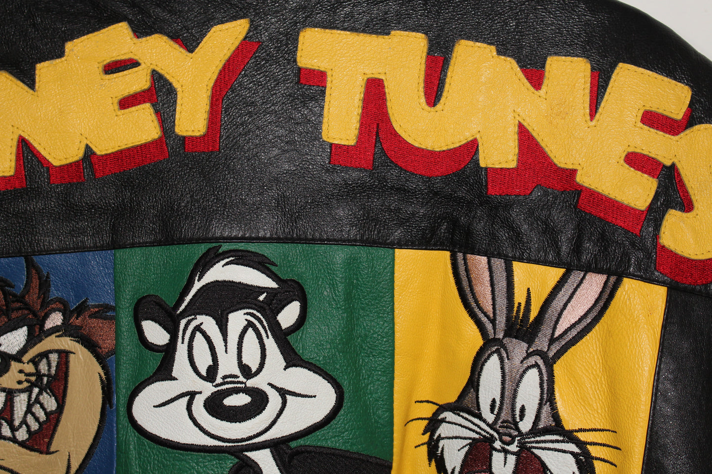 Rare 1997 Warner Bros Looney Tunes Leather Jacket (L)