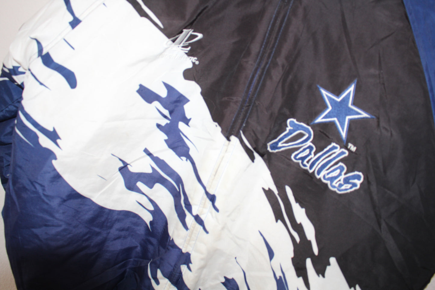Dallas Cowboys Pro Line Logo Athletic Sharktooth Puffer (L)