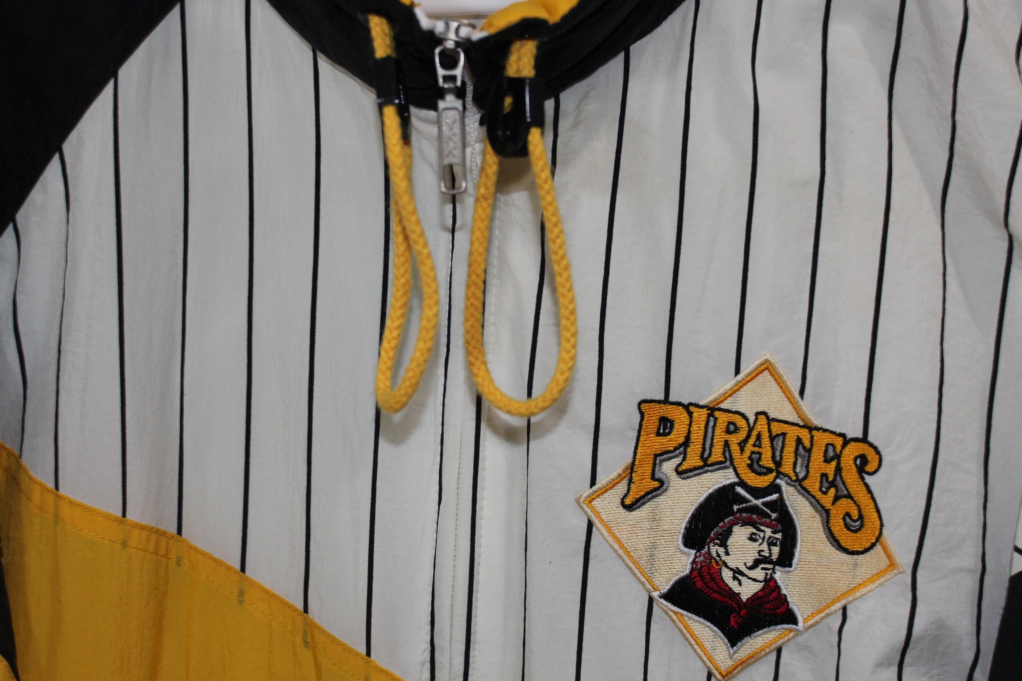 Rare Pittsburgh Pirates Apex One (XL) – Retro Windbreakers
