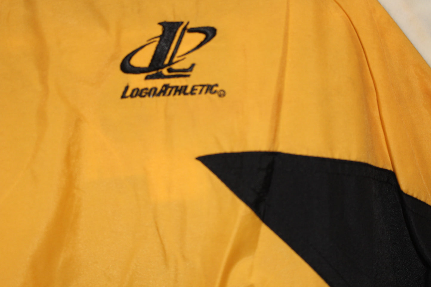 Pittsburgh Penguins Logo Athletic Sharktooth (L)