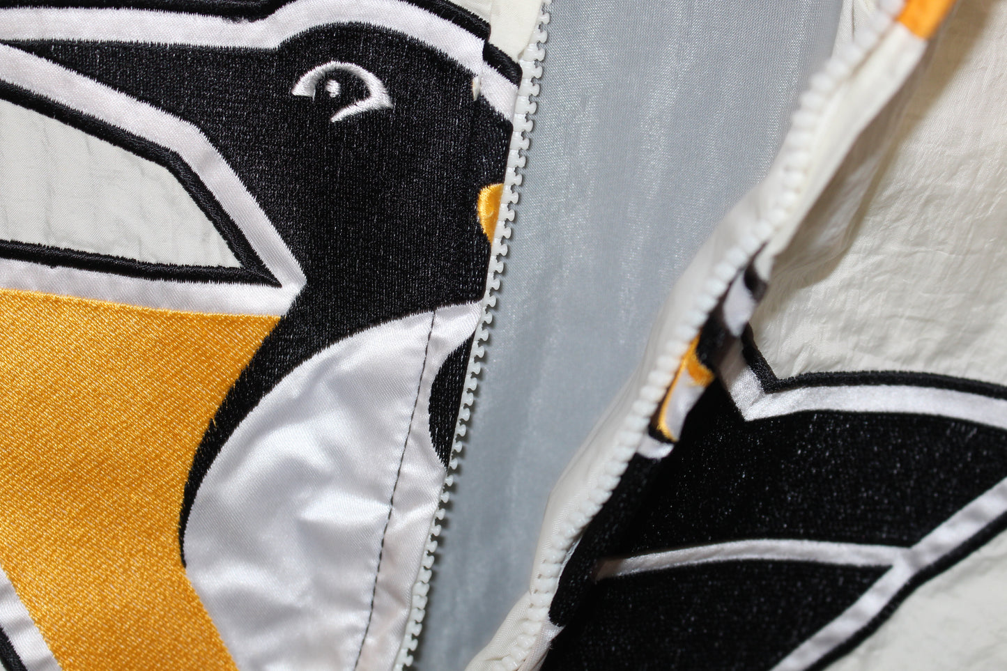 Rare Pittsburgh Penguins Logo 7 (M)