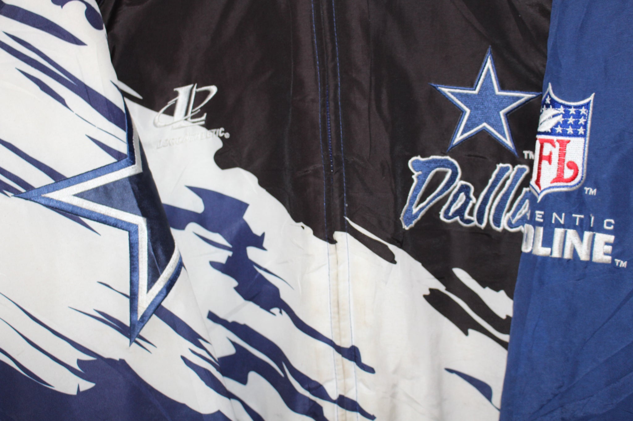 Dallas Cowboys Pro Line Logo Athletic Sharktooth Puffer (L