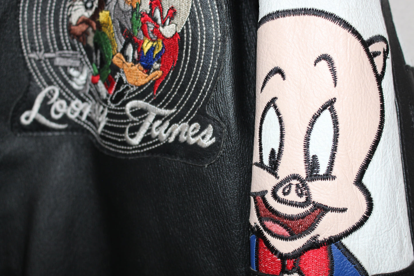Rare Looney Tunes 1997 Leather Jacket (L)
