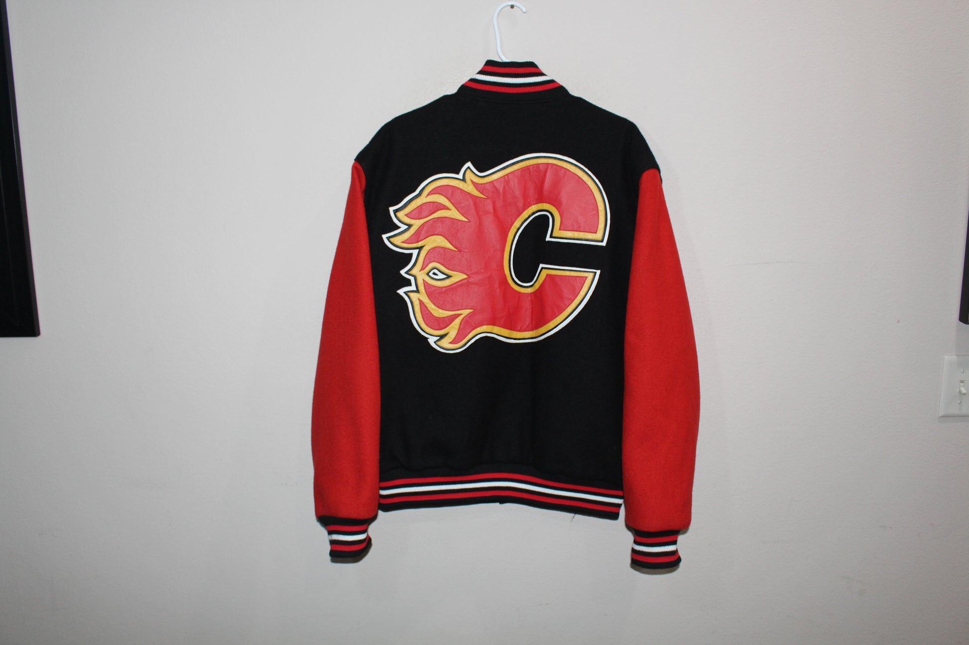 Maker of Jacket NHL Calgary Flames Block White Black Leather